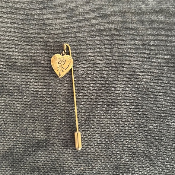 Gold Color Heart Brooch Pin - Picture 4 of 4